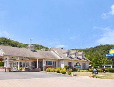 Travelodge By Wyndham Red Wing Extérieur photo